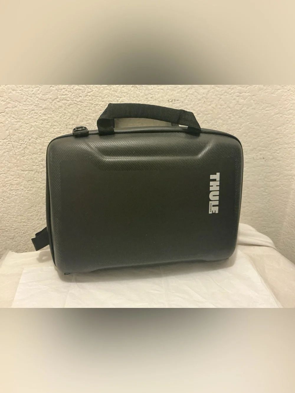 Thule Black Protective Hard Case with Top Handle Sweden Laptop Carrying Case